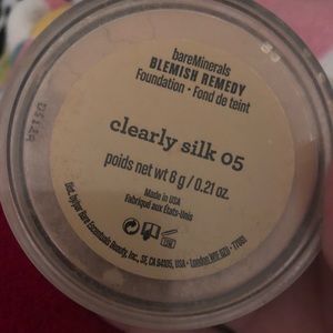 bareminerals blemish remedy foundation clearly silk 05
